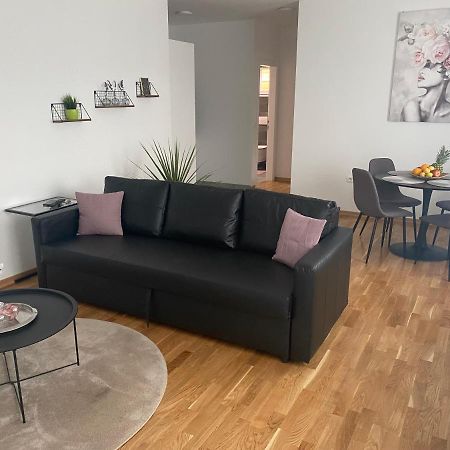Penthouse West S Lägenhet Varaždin Exteriör bild
