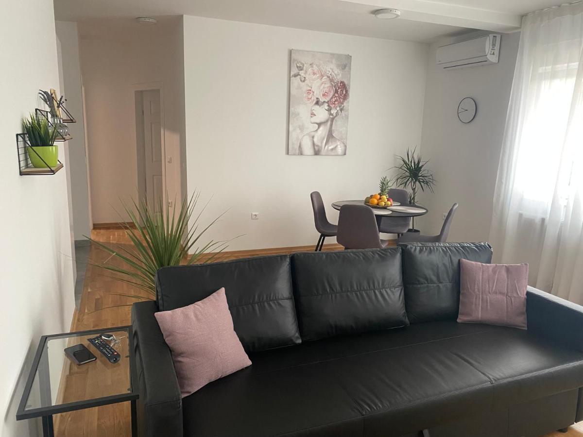 Penthouse West S Lägenhet Varaždin Exteriör bild