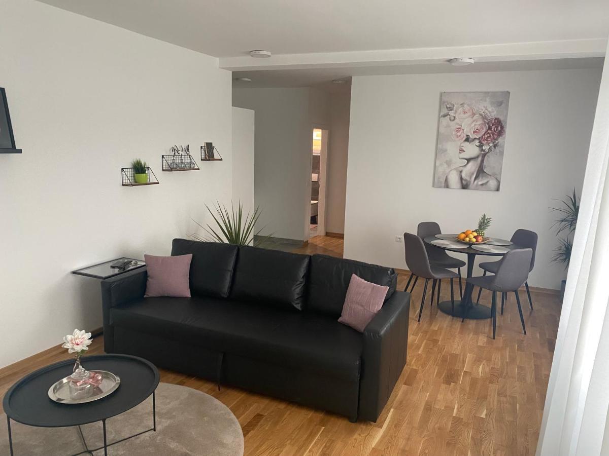 Penthouse West S Lägenhet Varaždin Exteriör bild