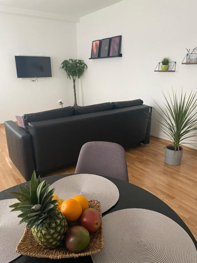 Penthouse West S Lägenhet Varaždin Exteriör bild