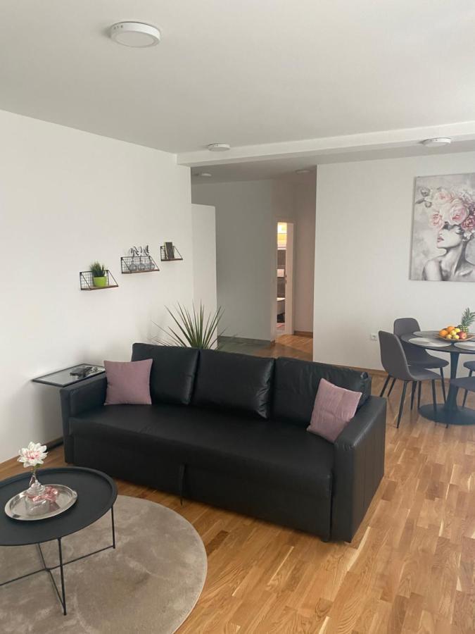 Penthouse West S Lägenhet Varaždin Exteriör bild